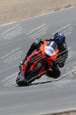 media/Apr-09-2023-SoCal Trackdays (Sun) [[333f347954]]/Turn 10 (115pm)/